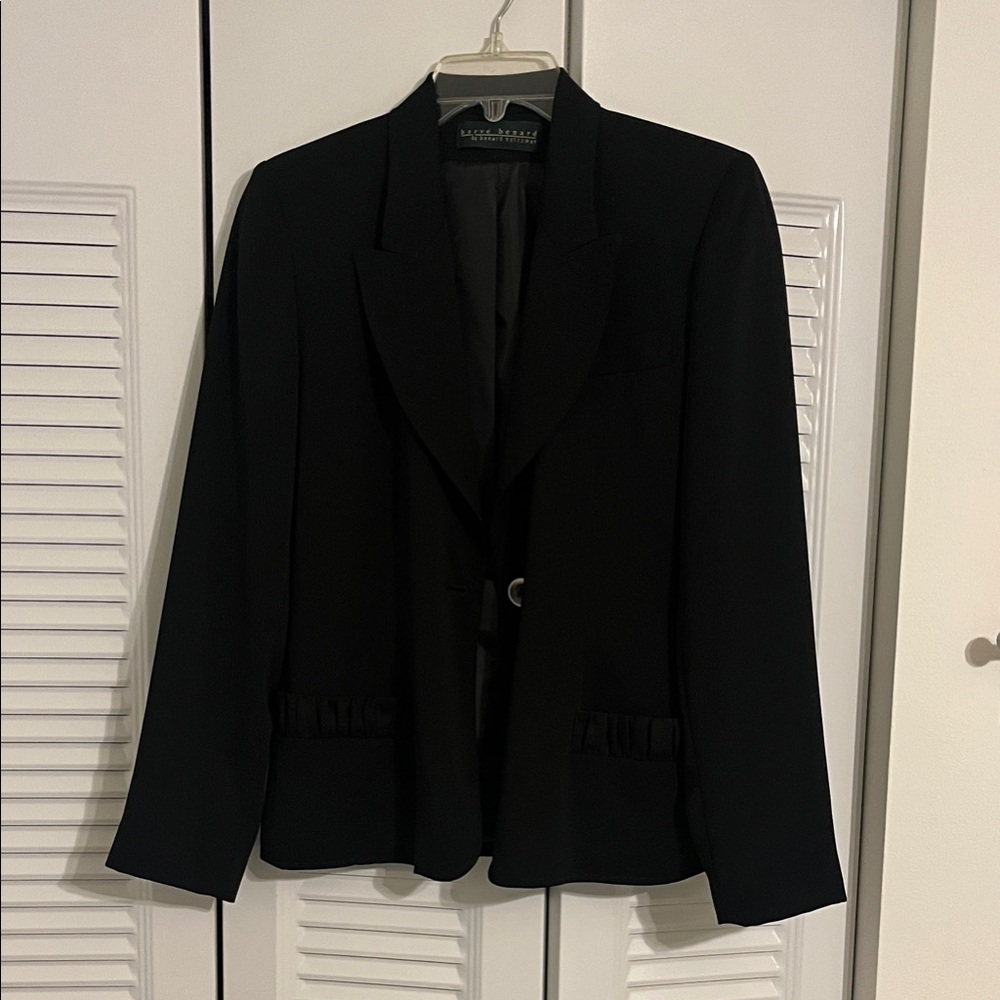 Harve Benard Classic Black Blazer